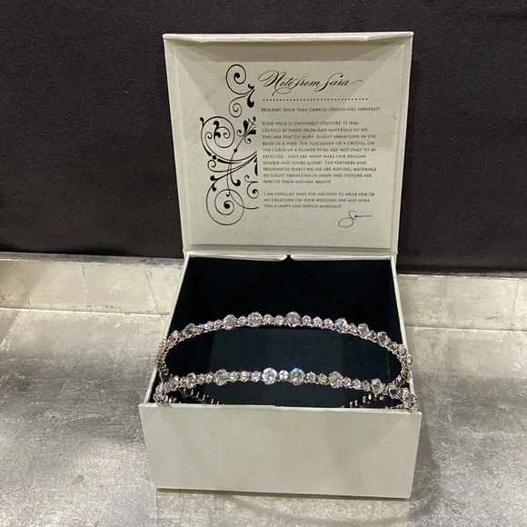 Swarovski Crystal Headpiece! This headpiece was never worn! Brand New! - Picture 5 of 8